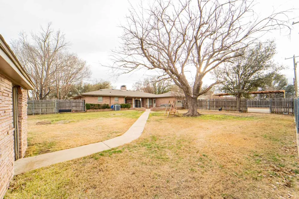 1506 W Elliott Street Breckenridge, TX 76424