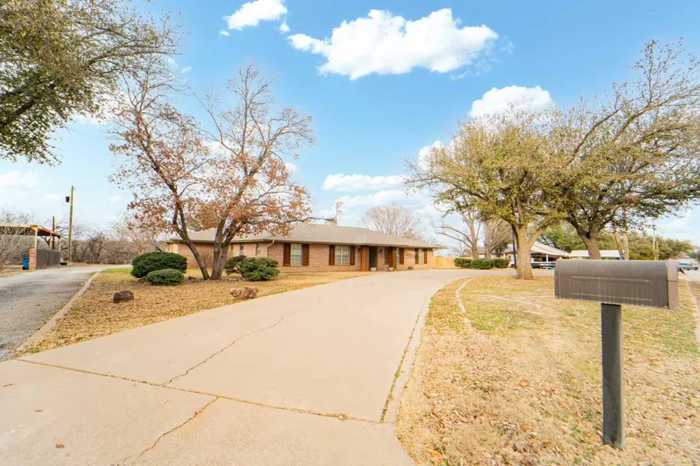 1506 W Elliott Street Breckenridge, TX 76424