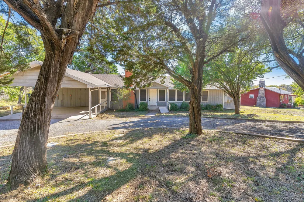 488 County Road 1600 Clifton, TX 76634