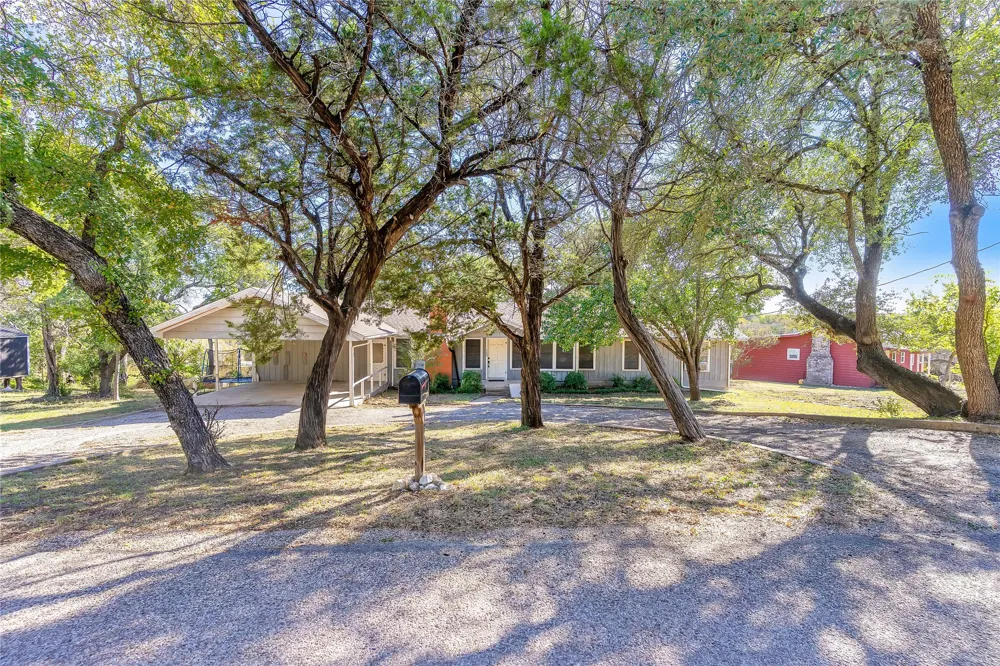 488 County Road 1600 Clifton, TX 76634