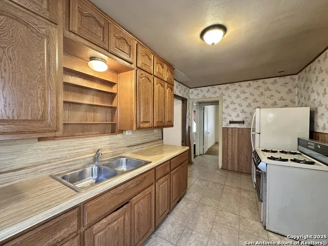 227 Cavalier Ave San Antonio, TX 78225