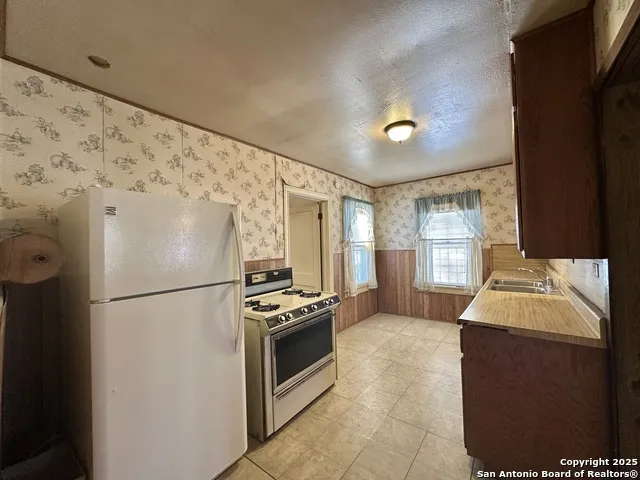227 Cavalier Ave San Antonio, TX 78225