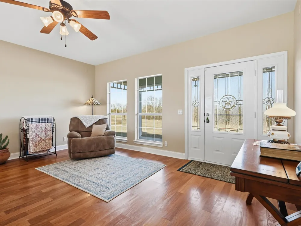 643 CR 2992 Windom, TX 75492
