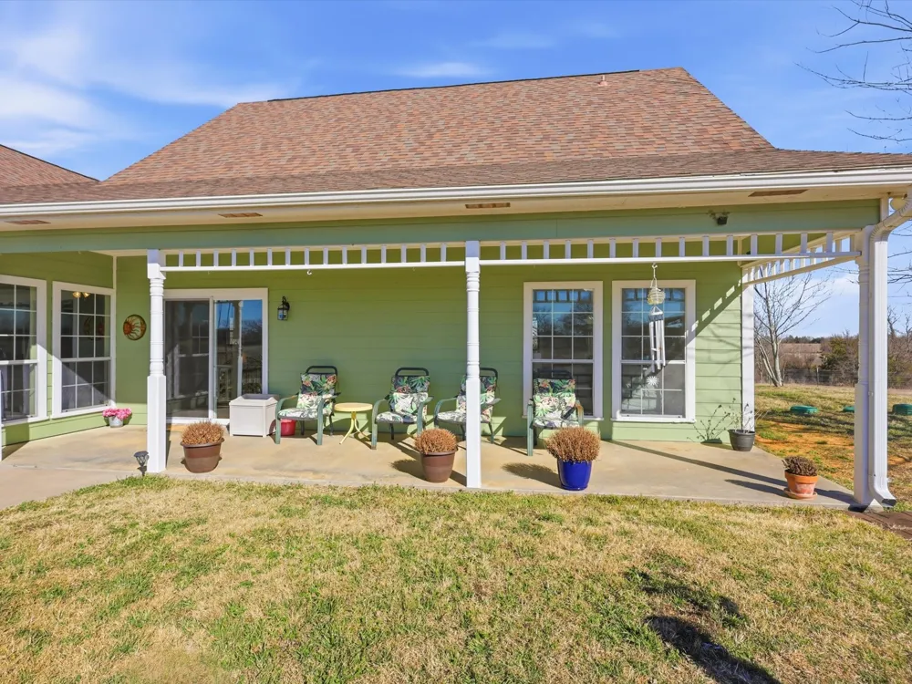 643 CR 2992 Windom, TX 75492