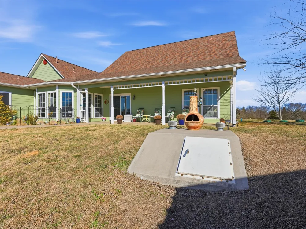 643 CR 2992 Windom, TX 75492