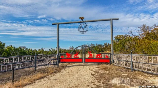 15019 County Road 310 Rocksprings, TX 78880