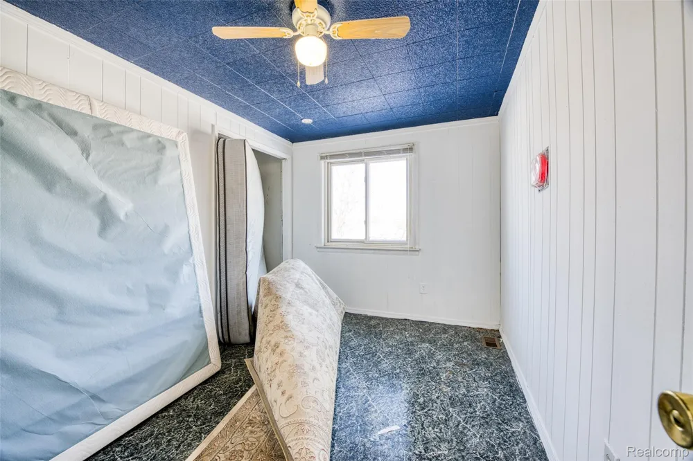 2209 Progress Avenue Lincoln Park City, MI 48146