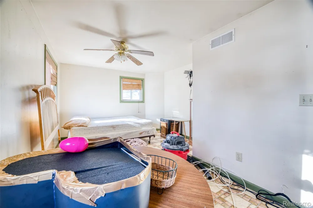 2209 Progress Avenue Lincoln Park City, MI 48146