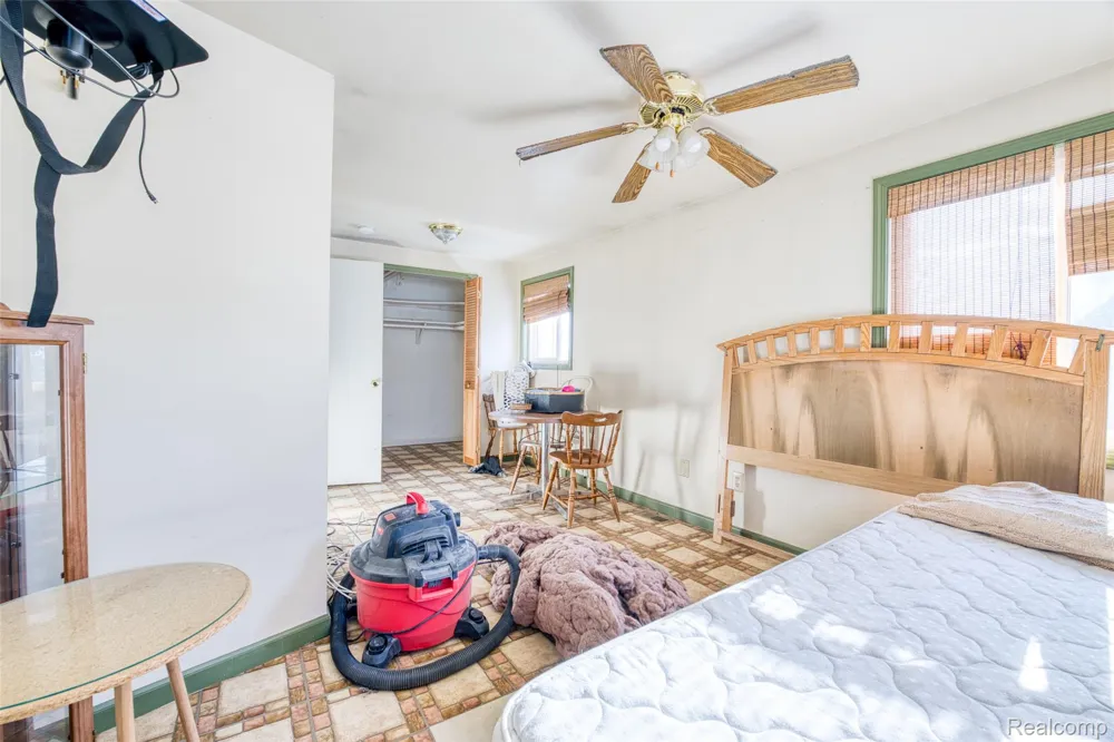 2209 Progress Avenue Lincoln Park City, MI 48146