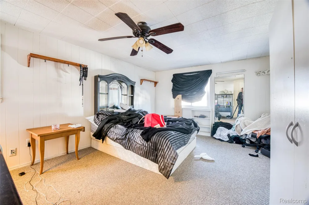 2209 Progress Avenue Lincoln Park City, MI 48146