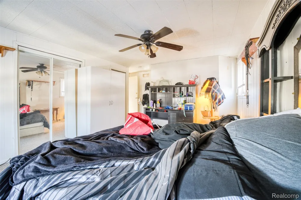 2209 Progress Avenue Lincoln Park City, MI 48146