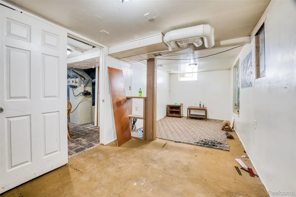 2209 Progress Avenue Lincoln Park City, MI 48146