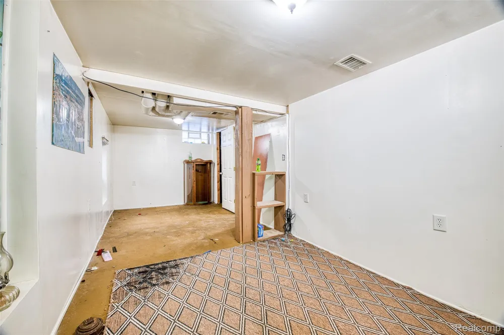 2209 Progress Avenue Lincoln Park City, MI 48146