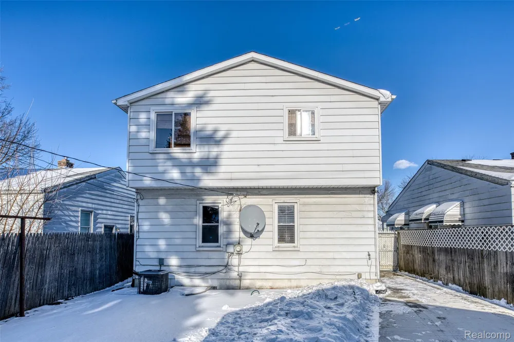 2209 Progress Avenue Lincoln Park City, MI 48146