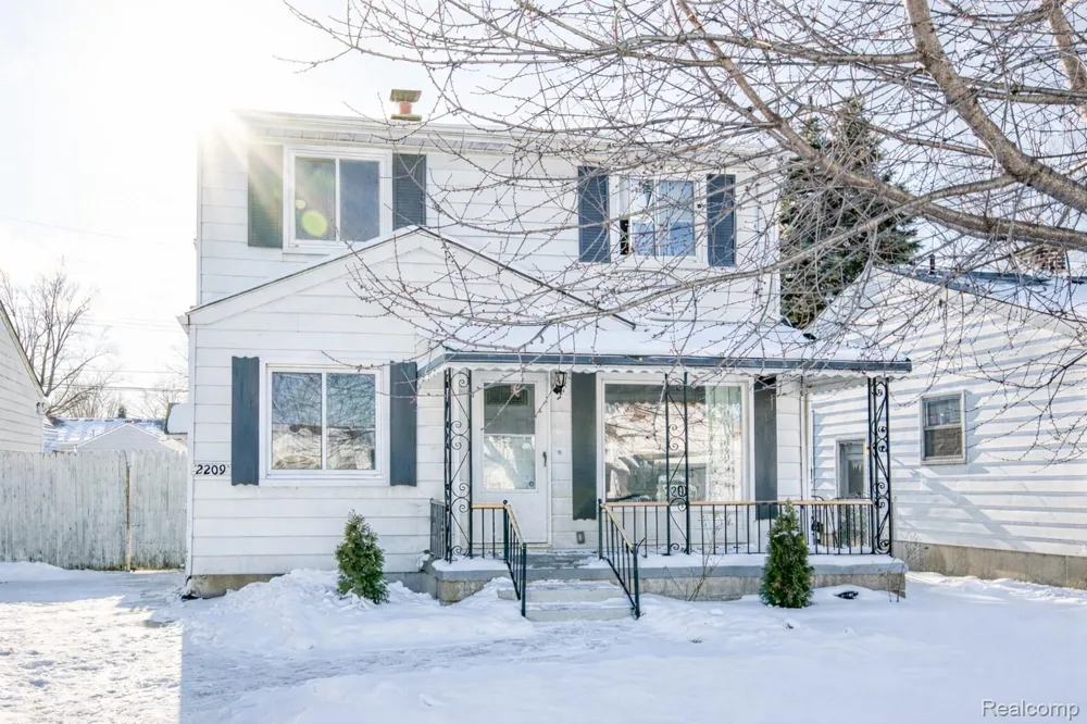 2209 Progress Avenue Lincoln Park City, MI 48146