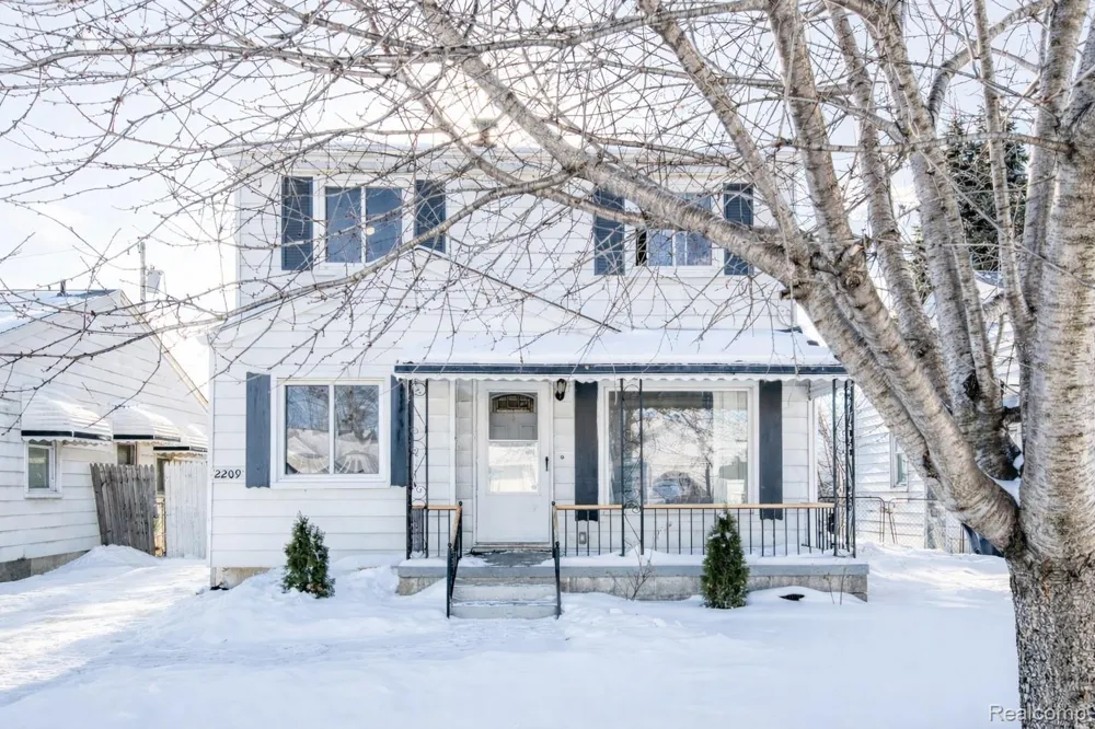 2209 Progress Avenue Lincoln Park City, MI 48146