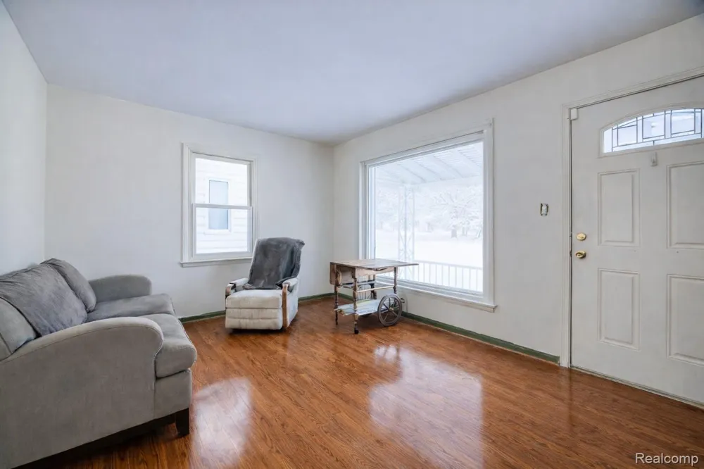 2209 Progress Avenue Lincoln Park City, MI 48146