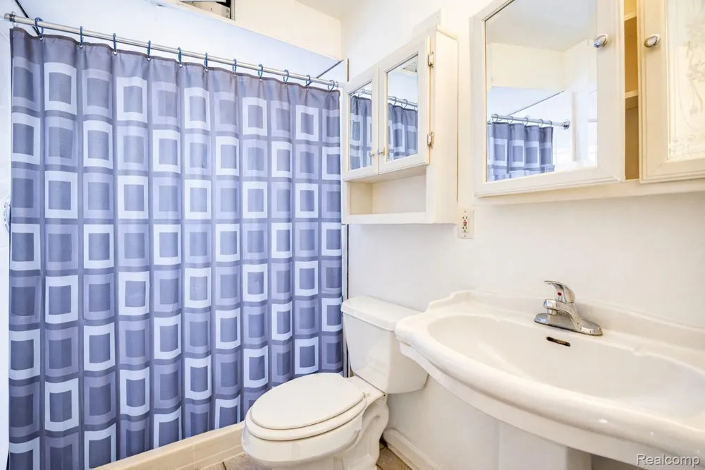 2209 Progress Avenue Lincoln Park City, MI 48146