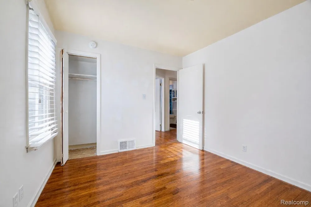2209 Progress Avenue Lincoln Park City, MI 48146