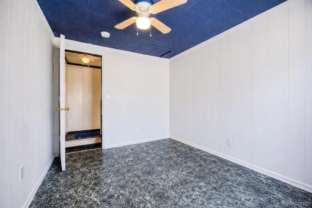 2209 Progress Avenue Lincoln Park City, MI 48146