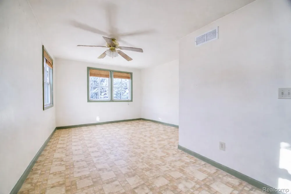 2209 Progress Avenue Lincoln Park City, MI 48146