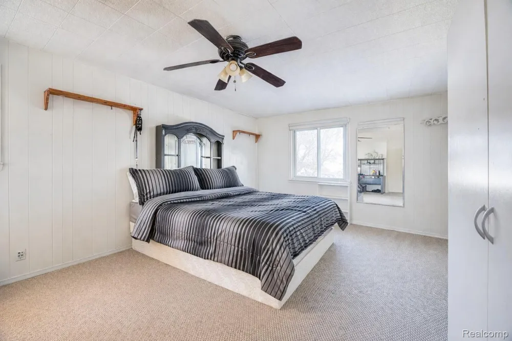 2209 Progress Avenue Lincoln Park City, MI 48146