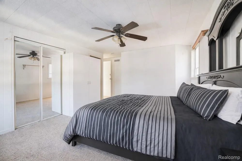 2209 Progress Avenue Lincoln Park City, MI 48146