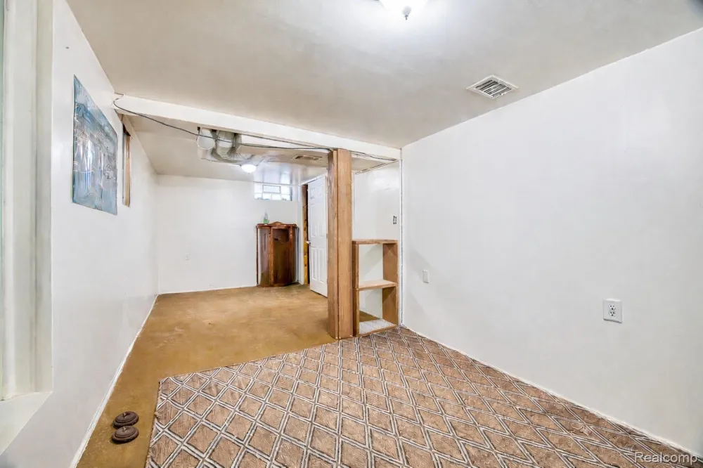 2209 Progress Avenue Lincoln Park City, MI 48146