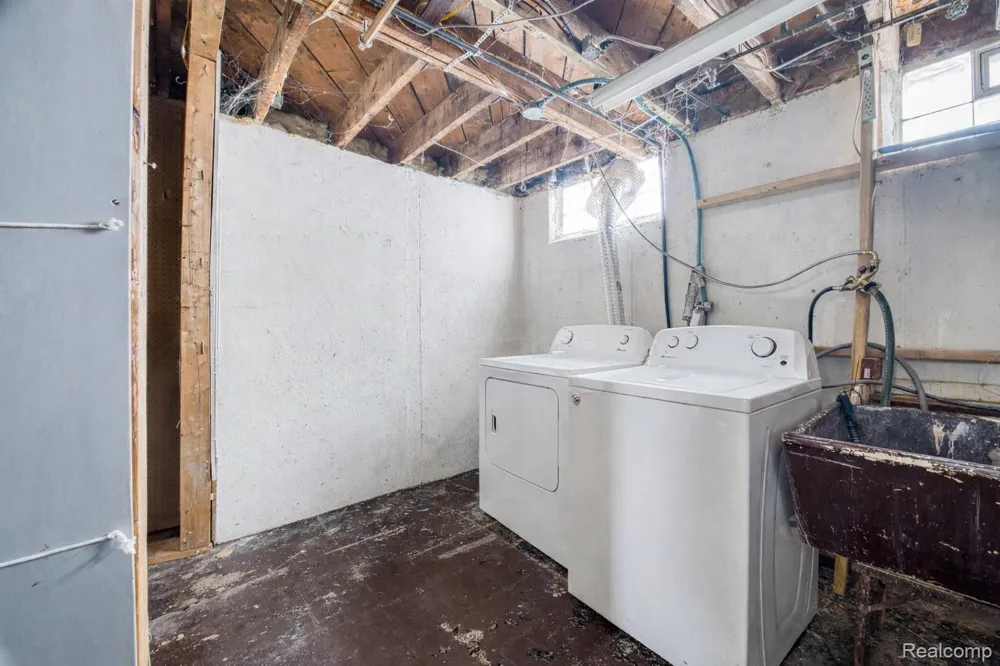 2209 Progress Avenue Lincoln Park City, MI 48146