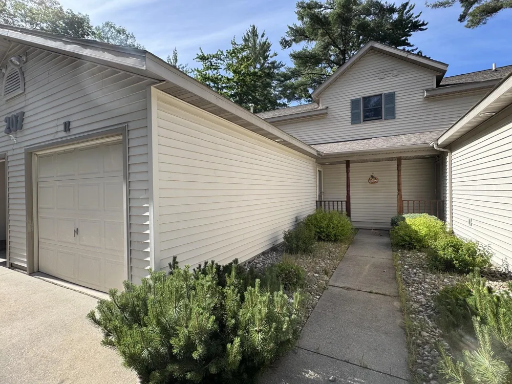 207 White Deer Trail Denton Township, MI 48651