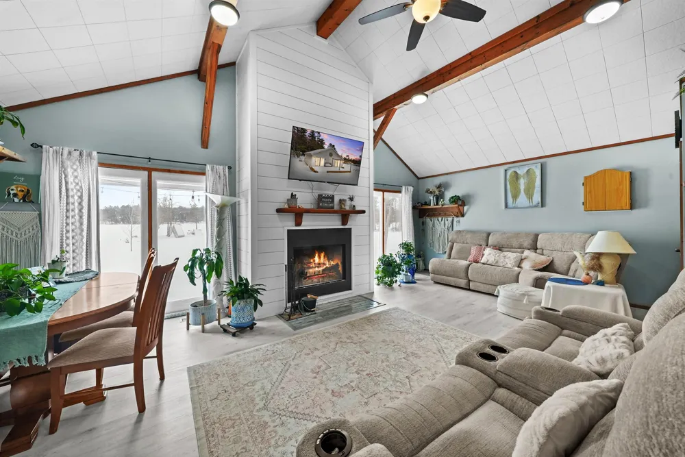 2183 Wenonah Trail Caldwell Township, MI 49651