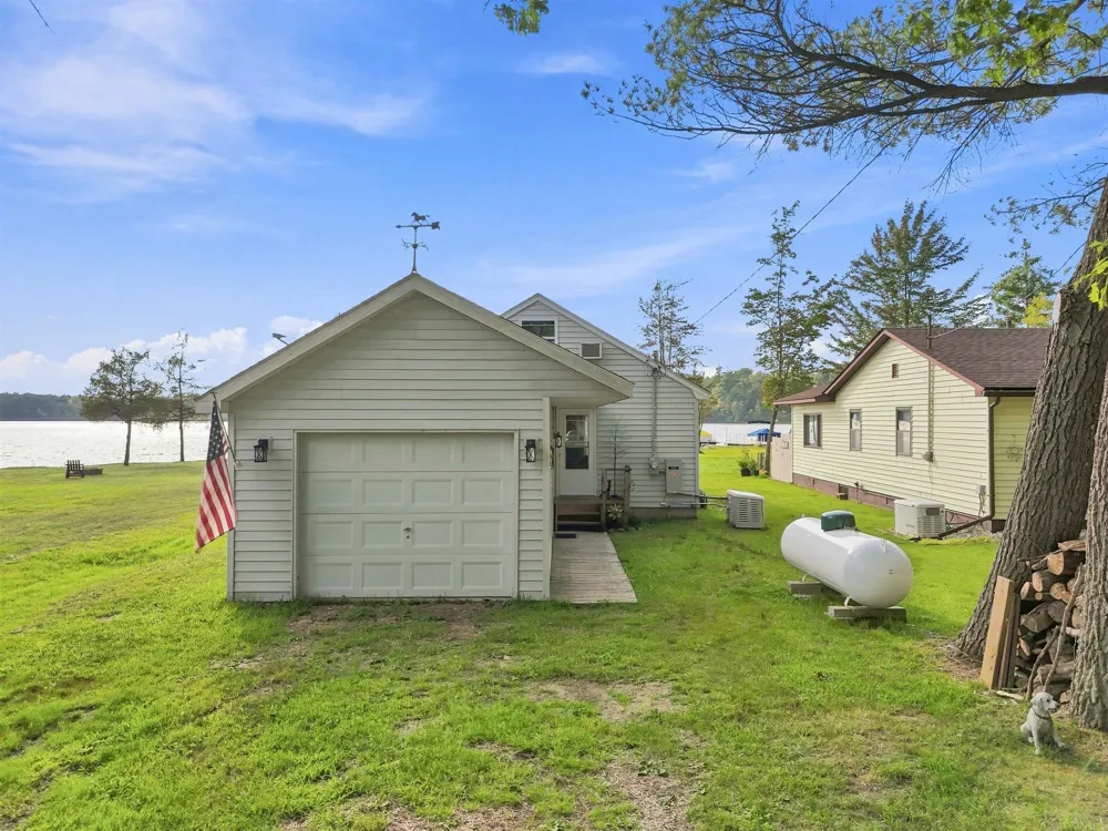 2183 Wenonah Trail Caldwell Township, MI 49651