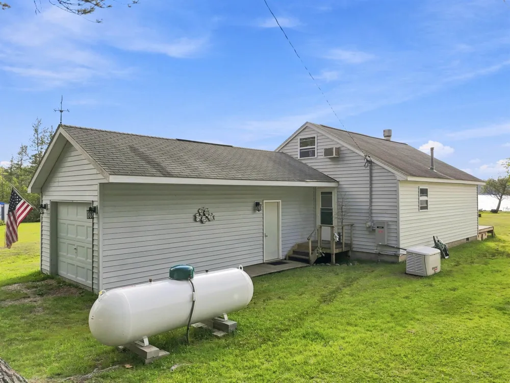 2183 Wenonah Trail Caldwell Township, MI 49651