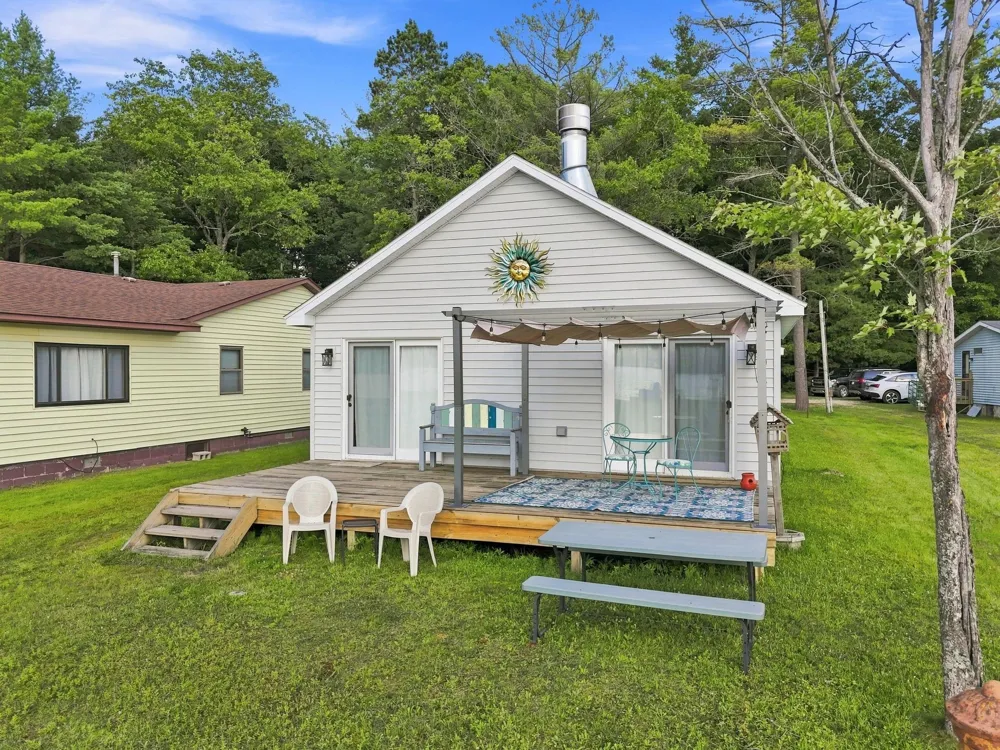2183 Wenonah Trail Caldwell Township, MI 49651