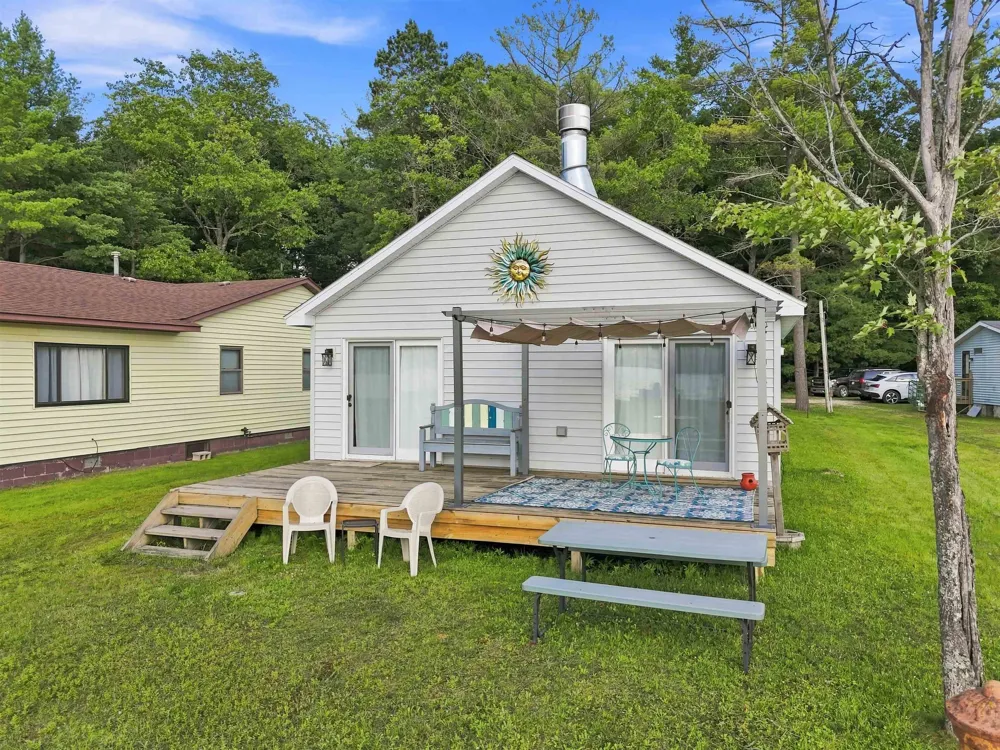 2183 Wenonah Trail Caldwell Township, MI 49651