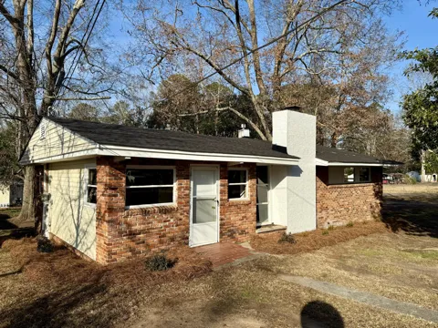 609 Hillcrest Drive