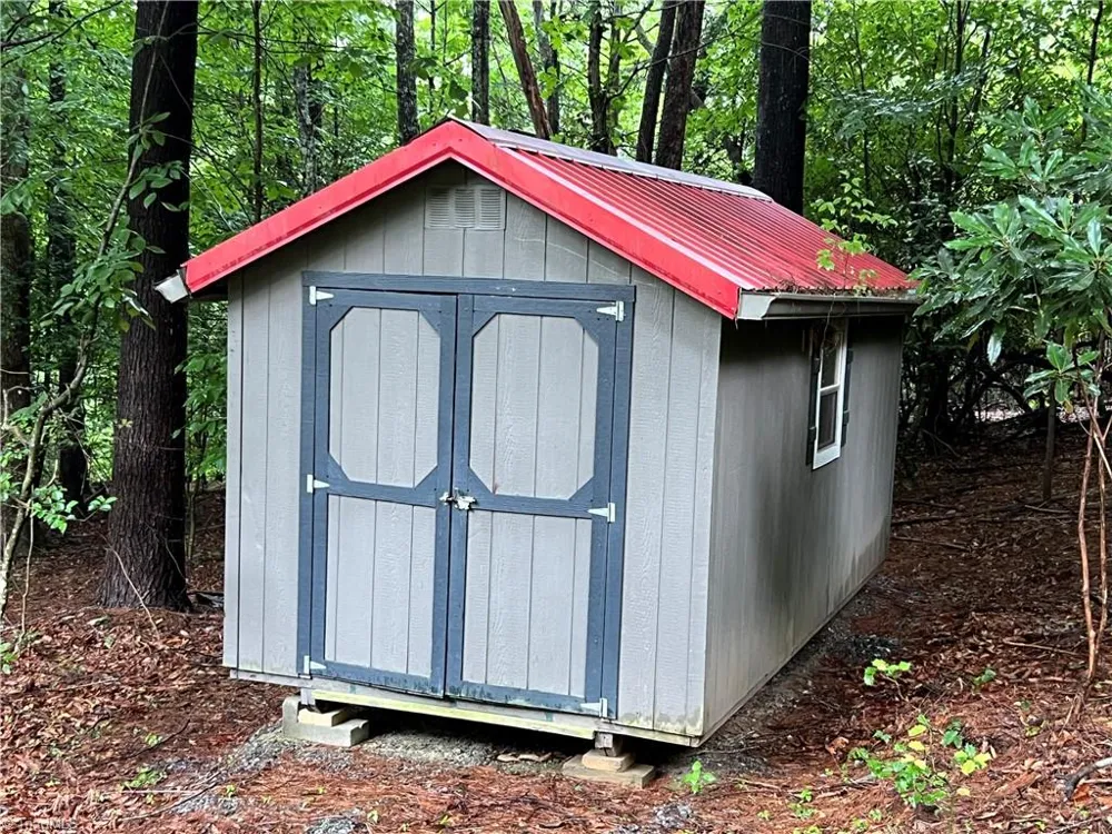 TBD Staghorn Road Purlear, NC 28665