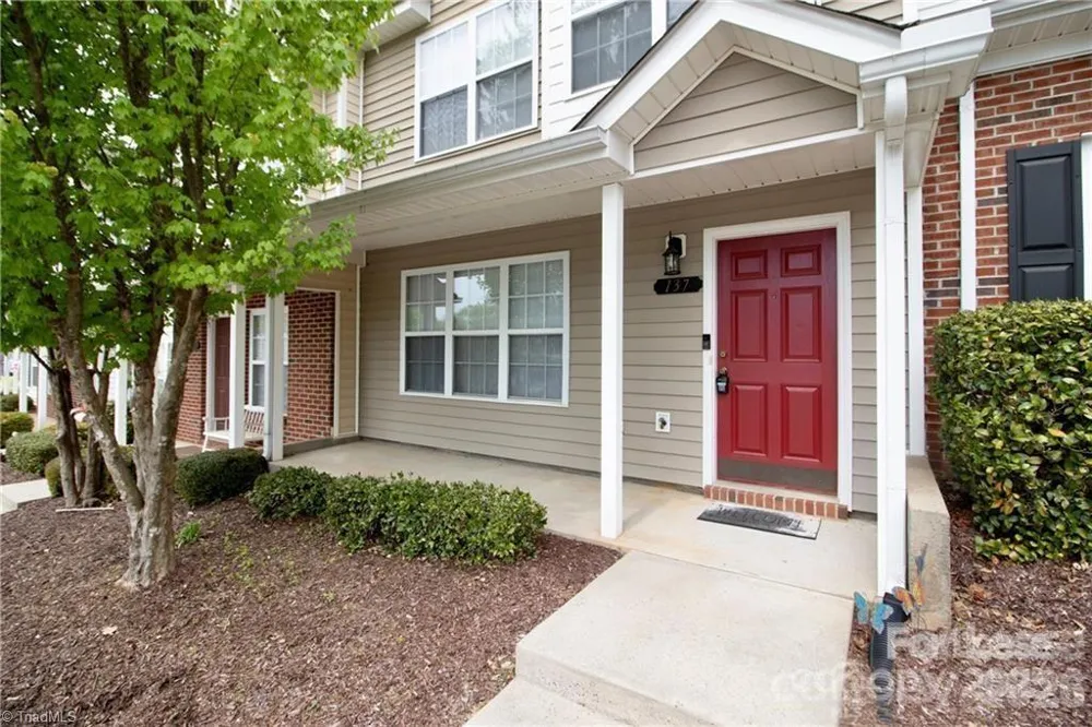 137 Lynch Circle Mooresville, NC 28117