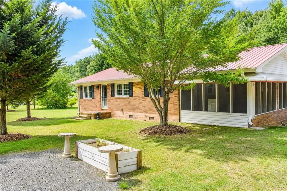 6416 Patterson Road Snow Camp, NC 27349