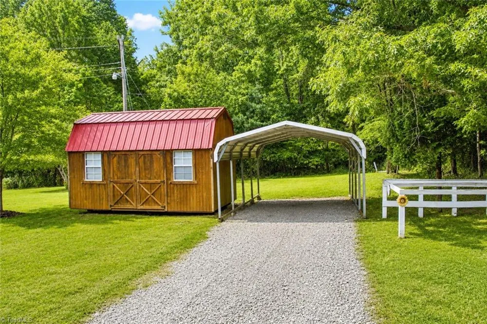 6416 Patterson Road Snow Camp, NC 27349