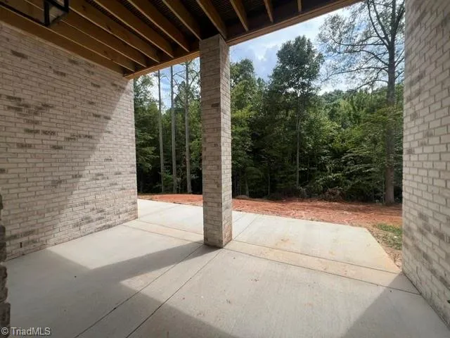 8205 Lulworth Drive Stokesdale, NC 27357
