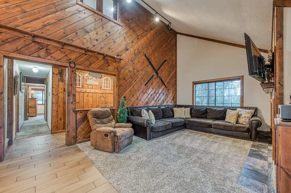 39095 Ridge Rd Shaver Lake, CA 93664