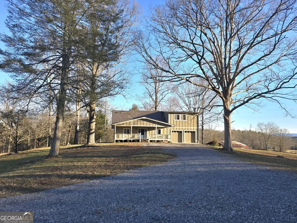 2417 Mobile RD McCaysville, GA 30555