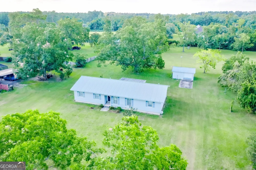 2142 Ben Couch RD Blackshear, GA 31516