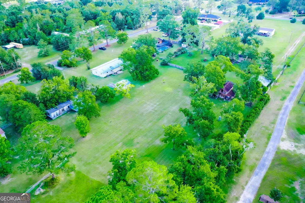 2142 Ben Couch RD Blackshear, GA 31516