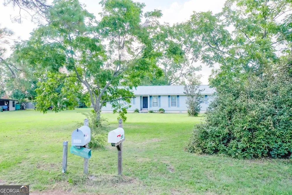 2142 Ben Couch RD Blackshear, GA 31516