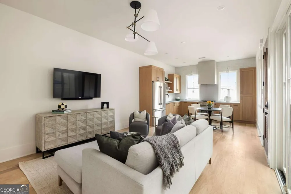 1188 Lupo LOOP Chattahoochee Hills, GA 30268