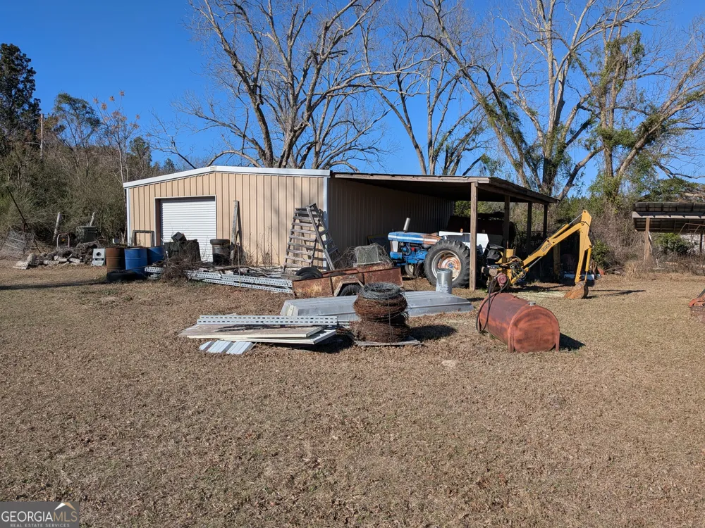 40 Drew Bennett RD Midville, GA 30441