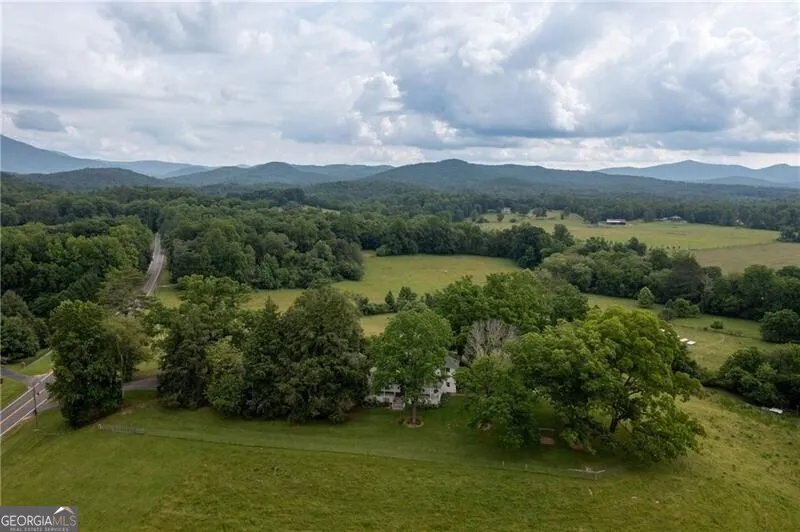 1526 Highway 255 N Sautee Nacoochee, GA 30571