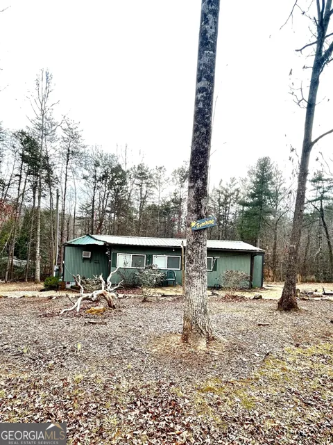 6 Grove LN